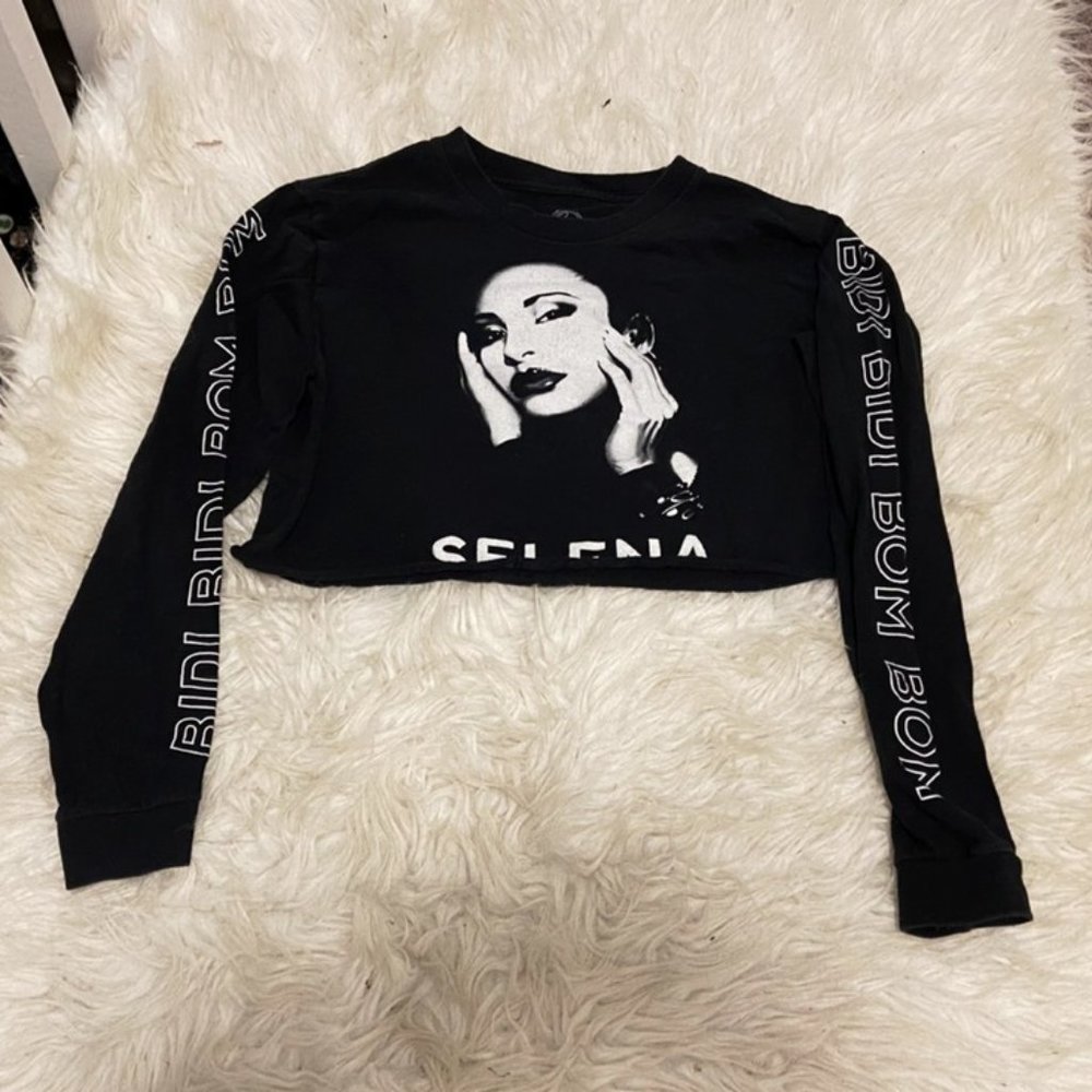 Selena crop tee shirt